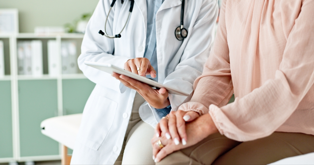 woman talking to doctor about last-minute abortion near Manhattan