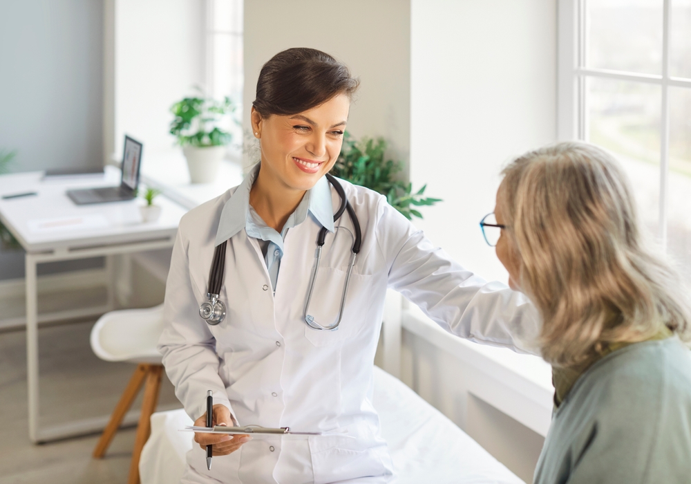 doctor and patient discussing abortion methods in New Jersey