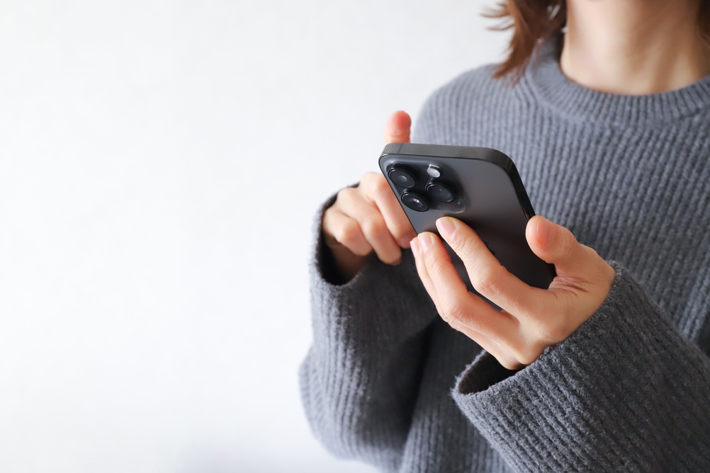 woman looking up how late in pregnancy you can get an abortion in new jersey